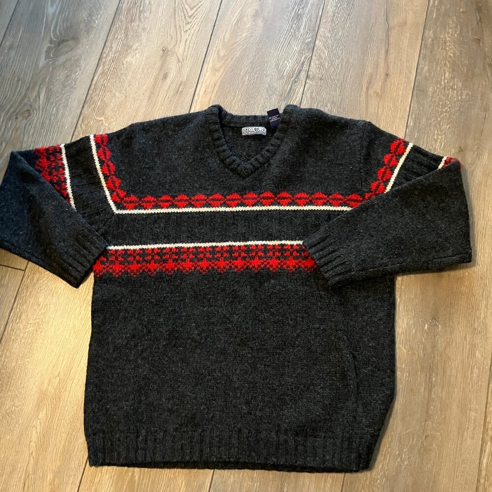Men's Structure 100% Shetland Wool V-necl Sweater in Size L